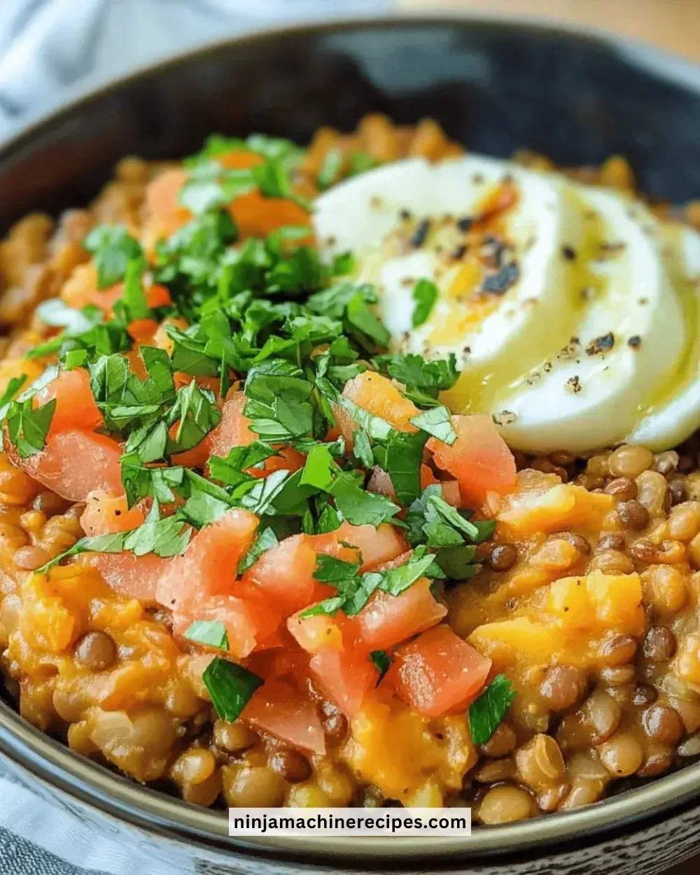 Delicious and nutritious easy breakfast lentil bowl with fresh ingredients.