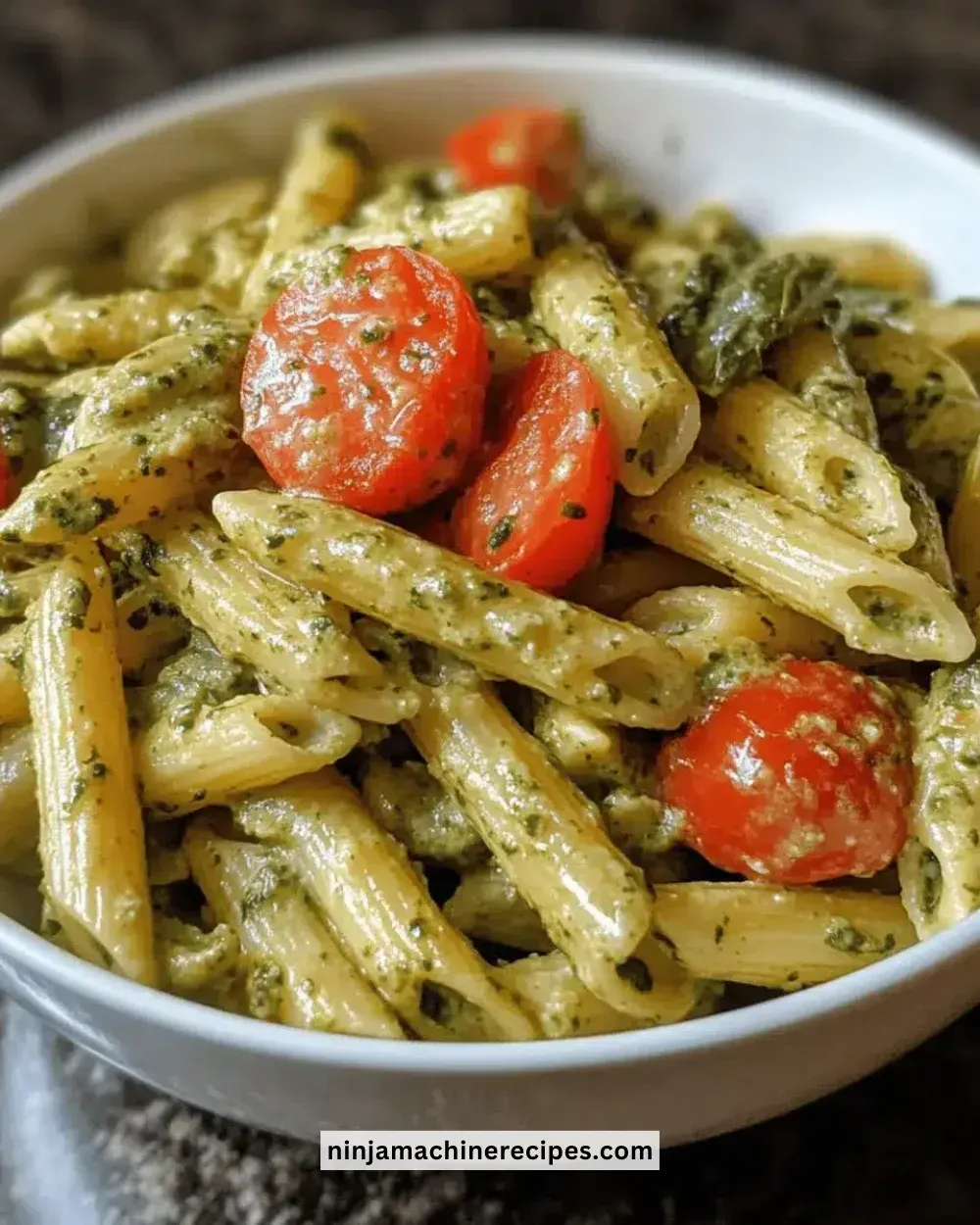 Easy Creamy Pesto Veggie Pasta