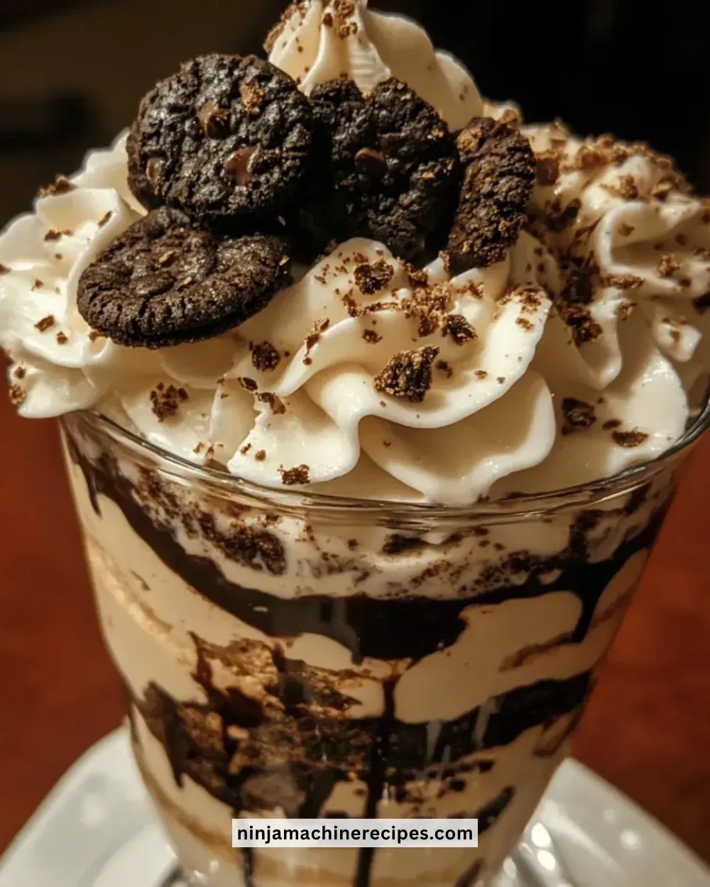 Irresistible creamy cookies and cream dessert on a plate