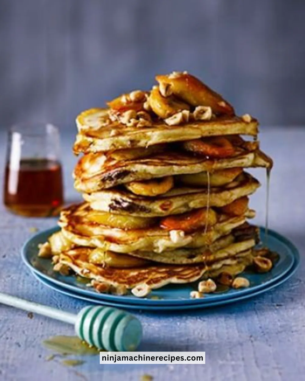 Deliciously filled stuffed pancakes with berries and cream