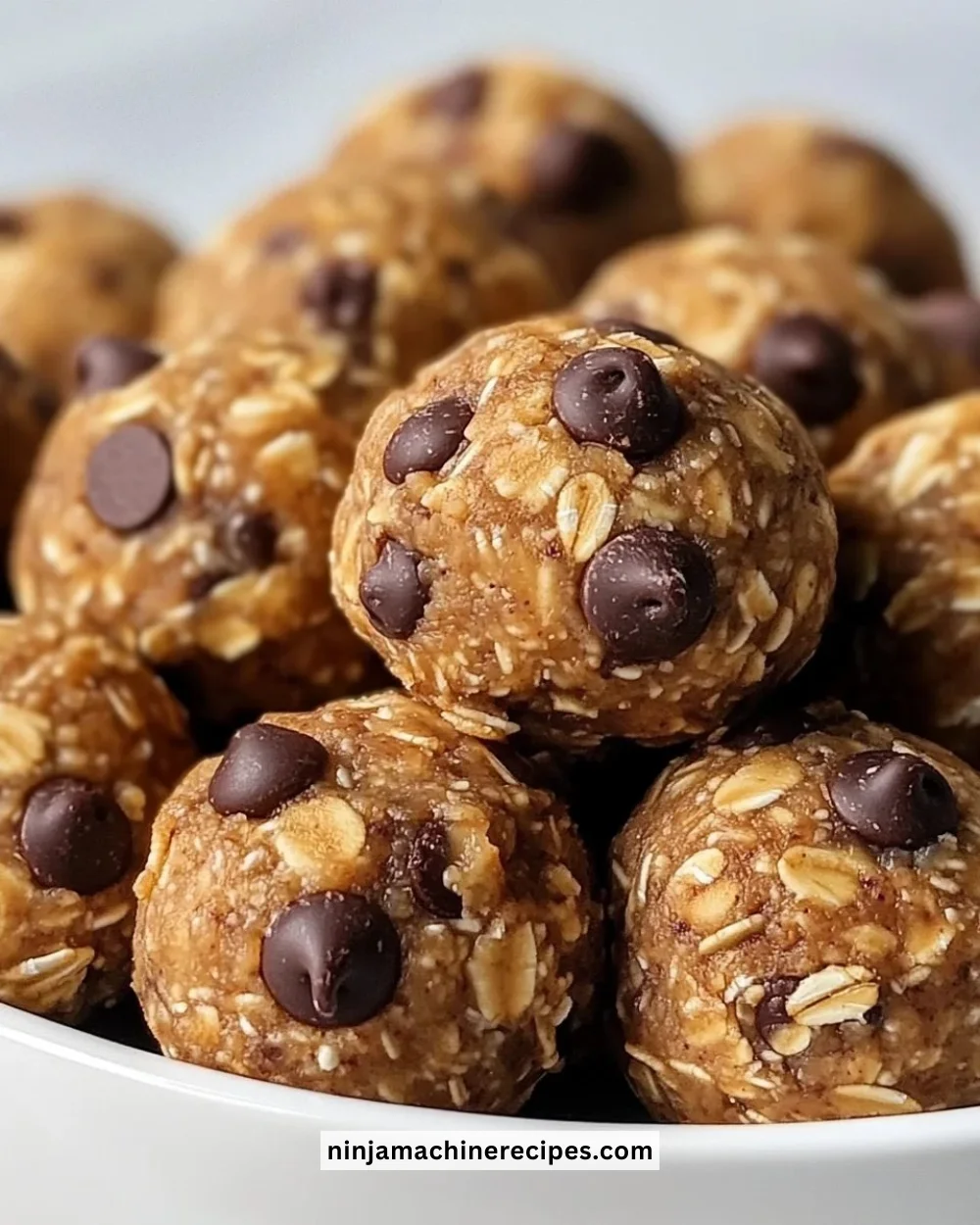 Healthy no bake protein balls made with nuts and oats