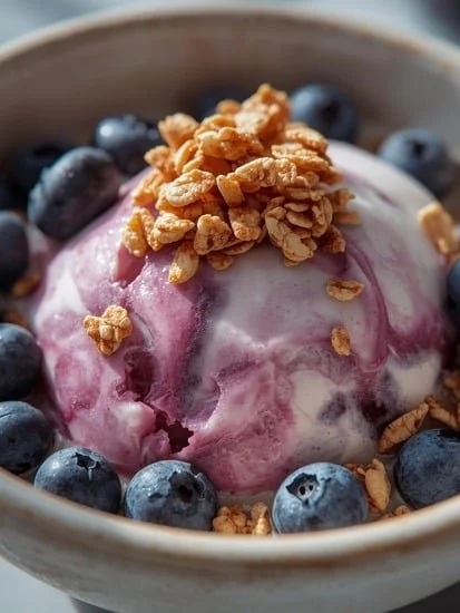 Greek Yogurt and Blueberry Frozen Bowl